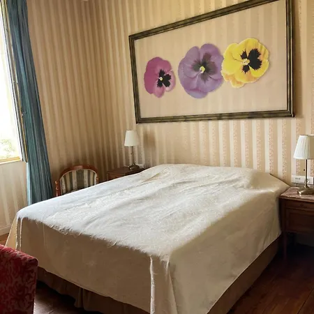 Chateau De Lahitte Bed & Breakfast Vergoignan