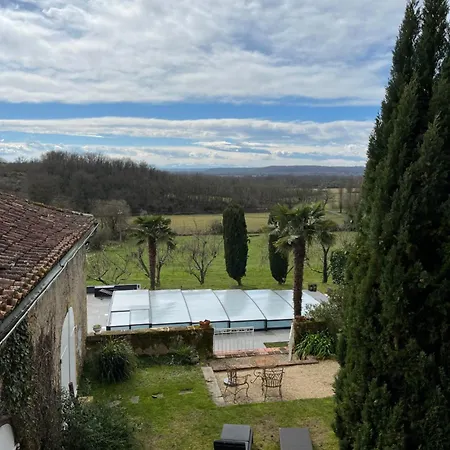 Chateau De Lahitte Bed & Breakfast *