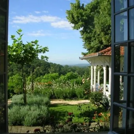 Chateau De Lahitte Bed & Breakfast *