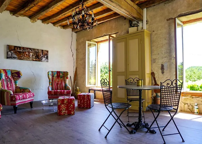 Bed & Breakfast Chateau De Lahitte Vergoignan