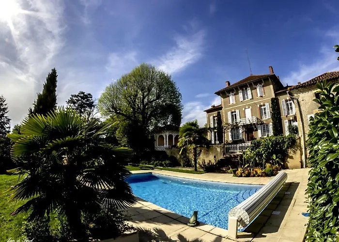 Chateau De Lahitte *