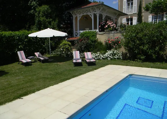 Bed & Breakfast Chateau De Lahitte