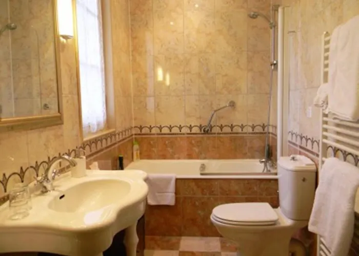 Bed & Breakfast Chateau De Lahitte