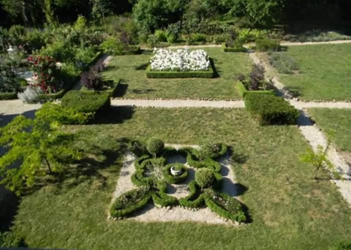 Bed & Breakfast Chateau De Lahitte