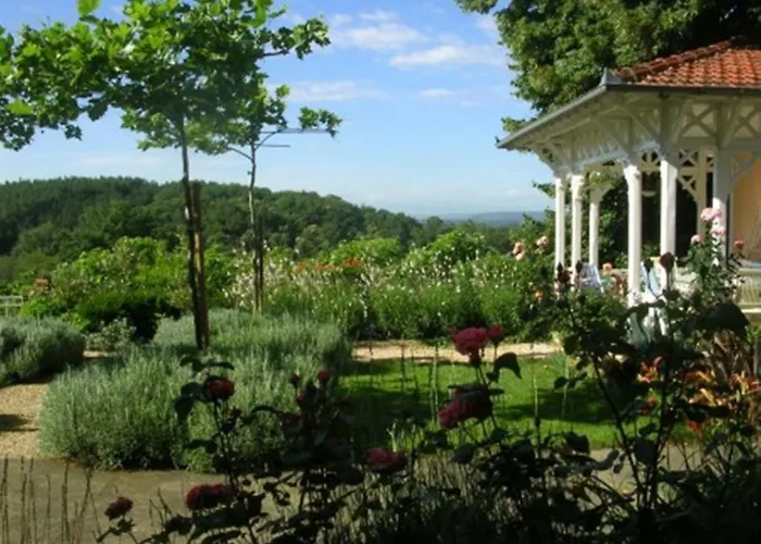 Chateau De Lahitte Bed & Breakfast